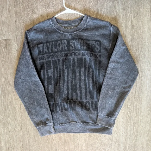 Taylor Swift Reputation Crewneck - Picture 2 of 4